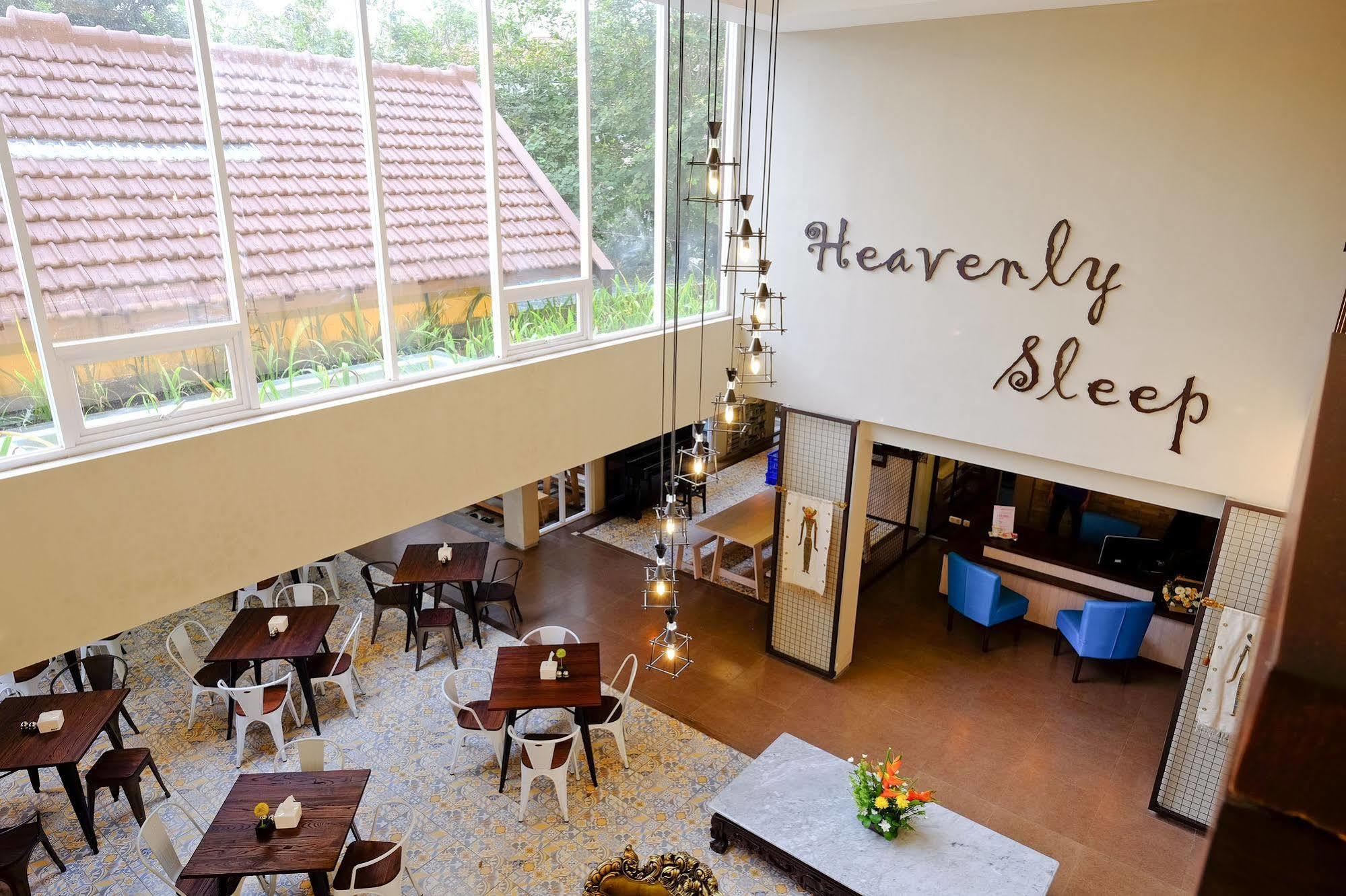 בנדונג Tibera Hotel Ciumbuleuit מראה חיצוני תמונה