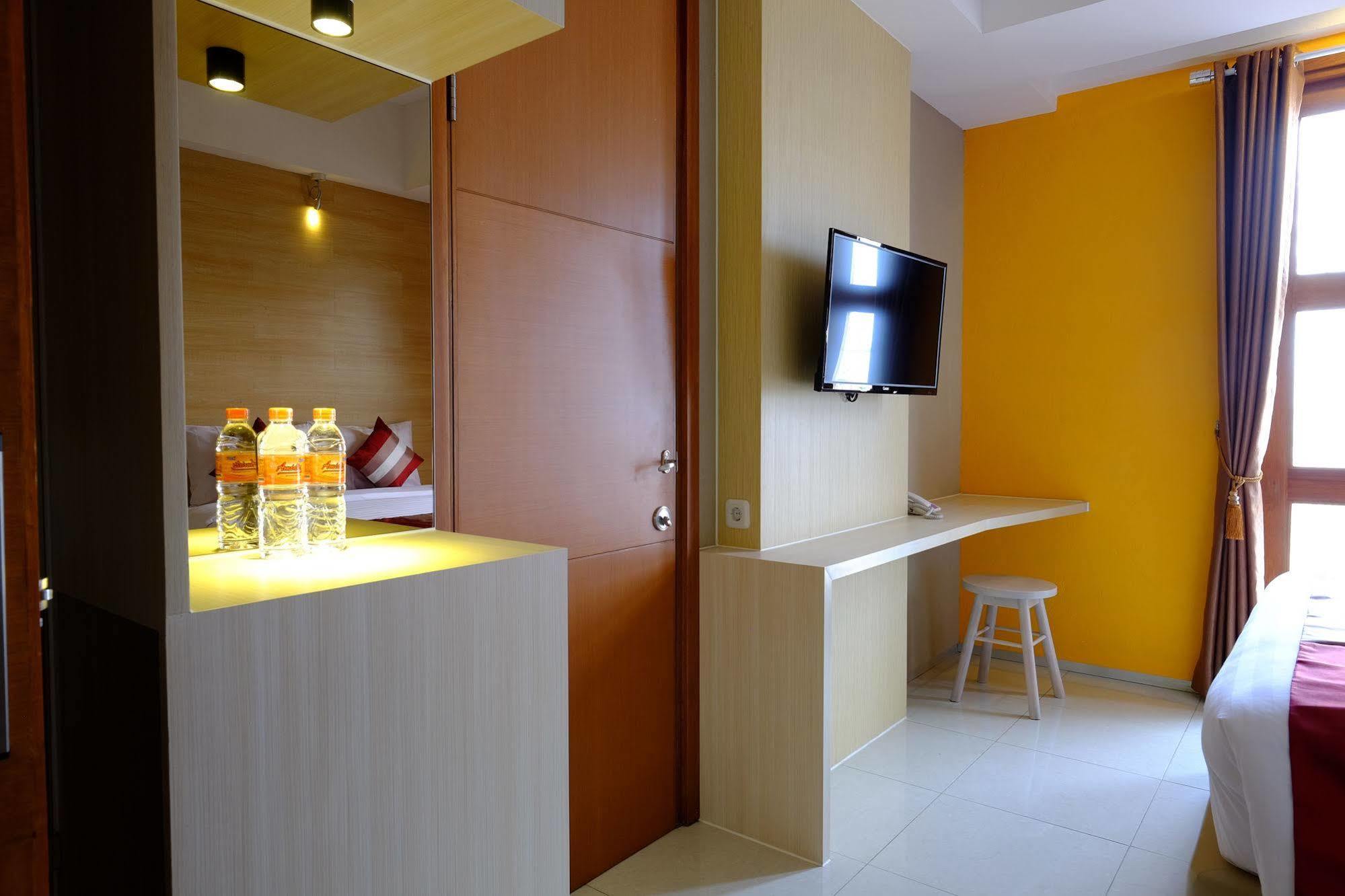 בנדונג Tibera Hotel Ciumbuleuit מראה חיצוני תמונה