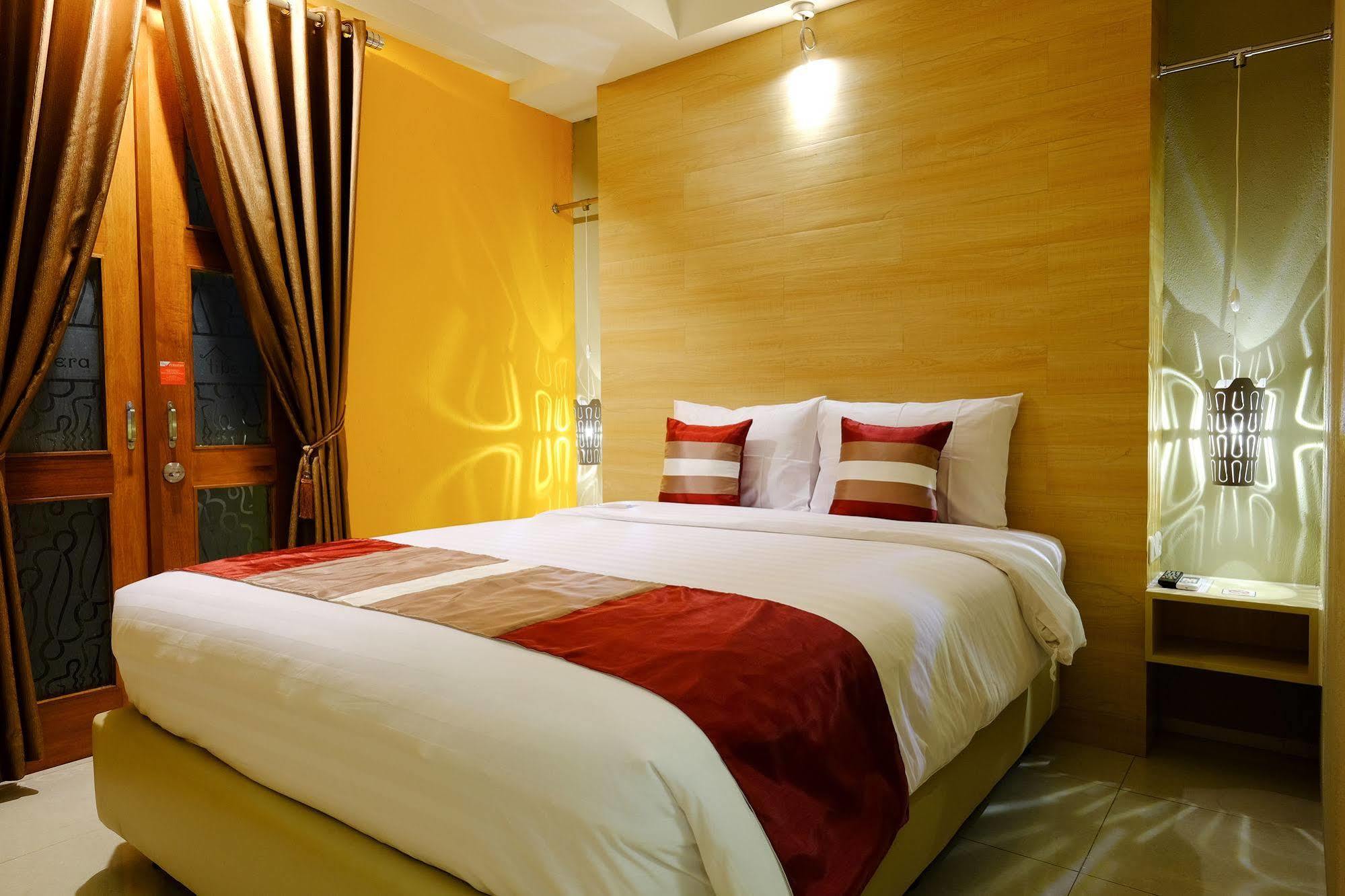 בנדונג Tibera Hotel Ciumbuleuit מראה חיצוני תמונה