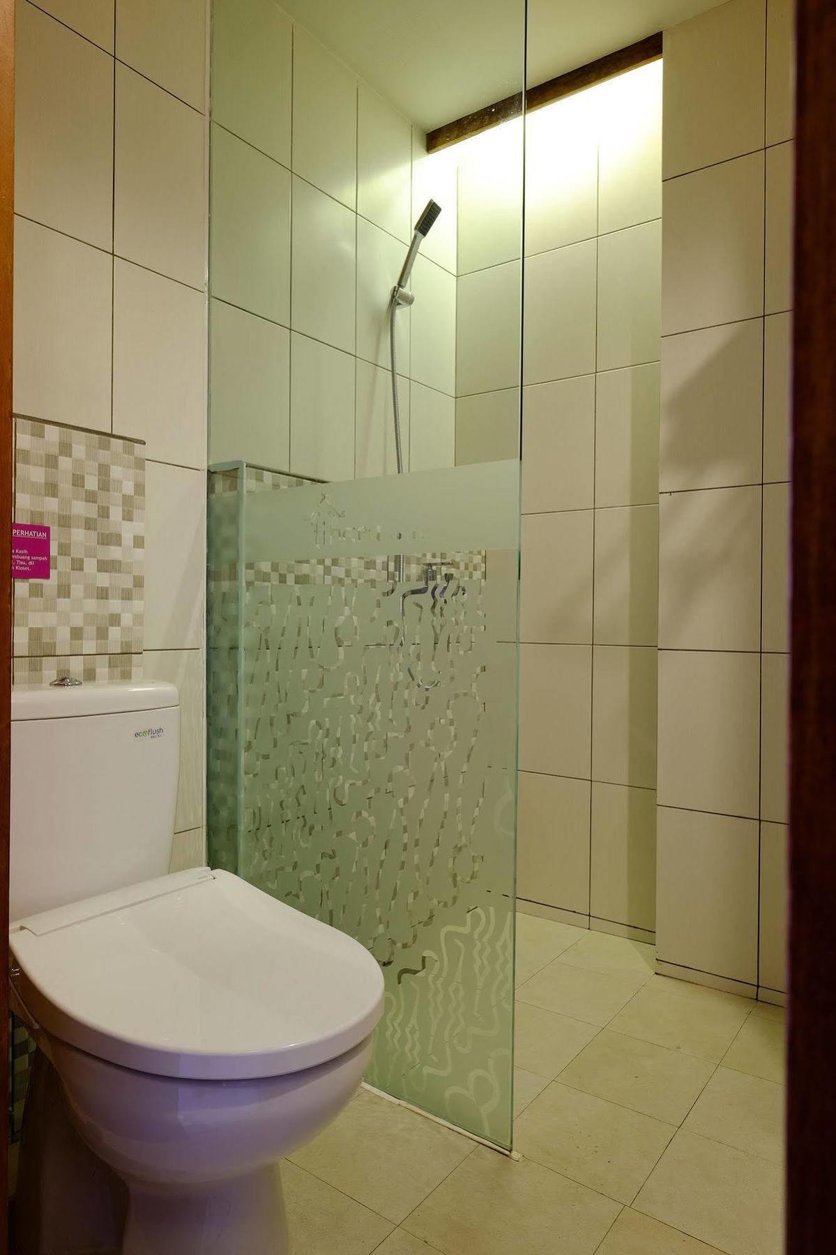 בנדונג Tibera Hotel Ciumbuleuit מראה חיצוני תמונה