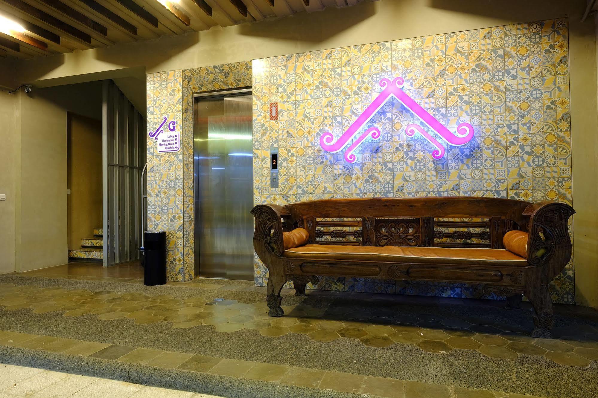 בנדונג Tibera Hotel Ciumbuleuit מראה חיצוני תמונה