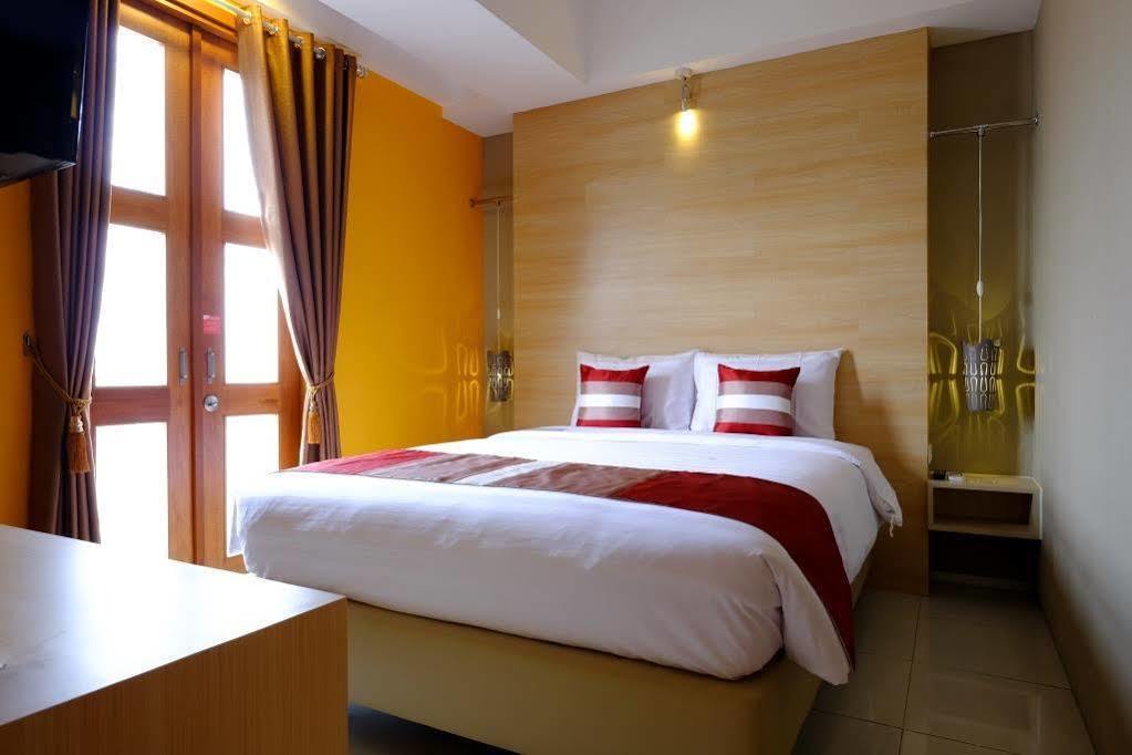 בנדונג Tibera Hotel Ciumbuleuit מראה חיצוני תמונה